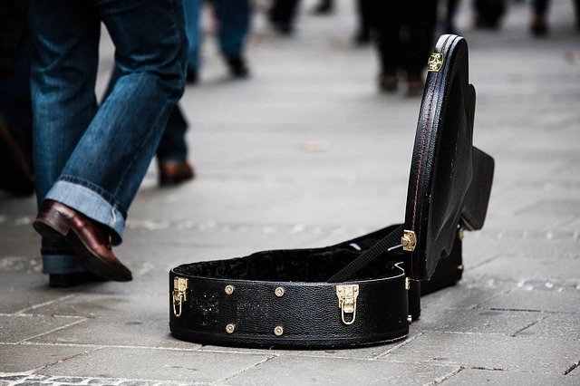 guitar case to Store Electric Guitar