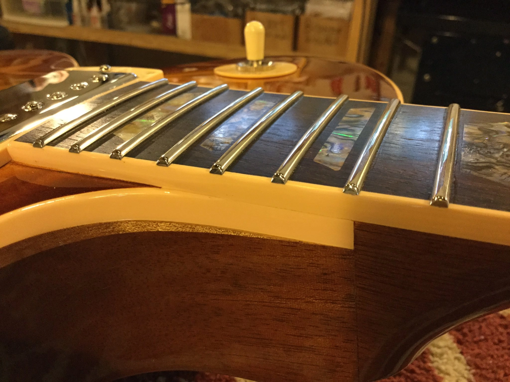 Bar Frets - evolution of frets on guitar